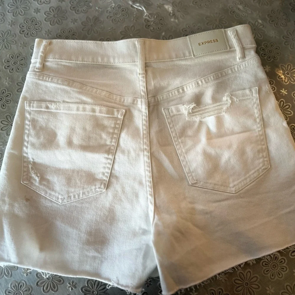 🌸 Express White Mom Shorts‎ Size 6 Super High Rise NWT Spring Casual Style